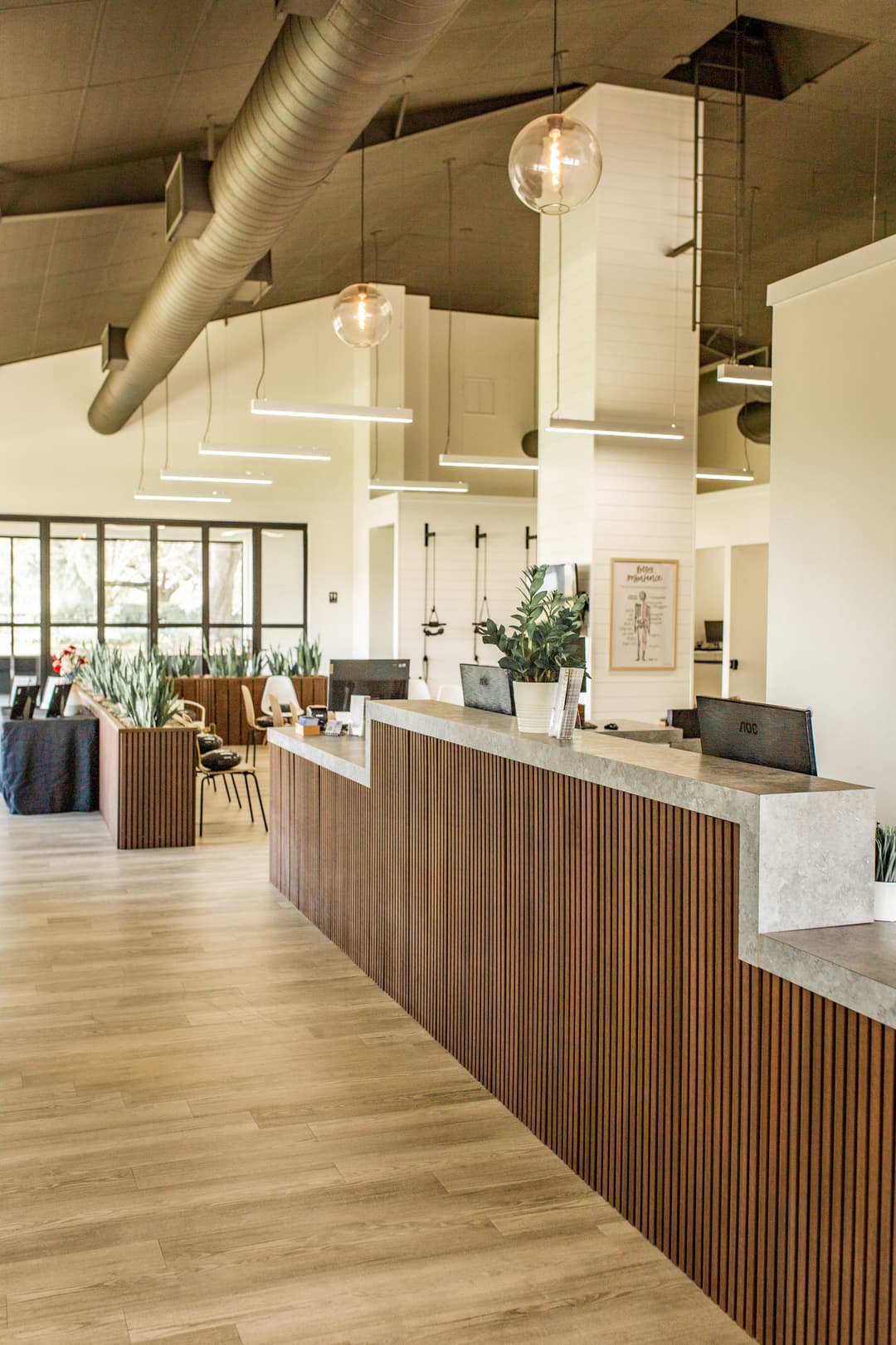 clinic-info-section-img