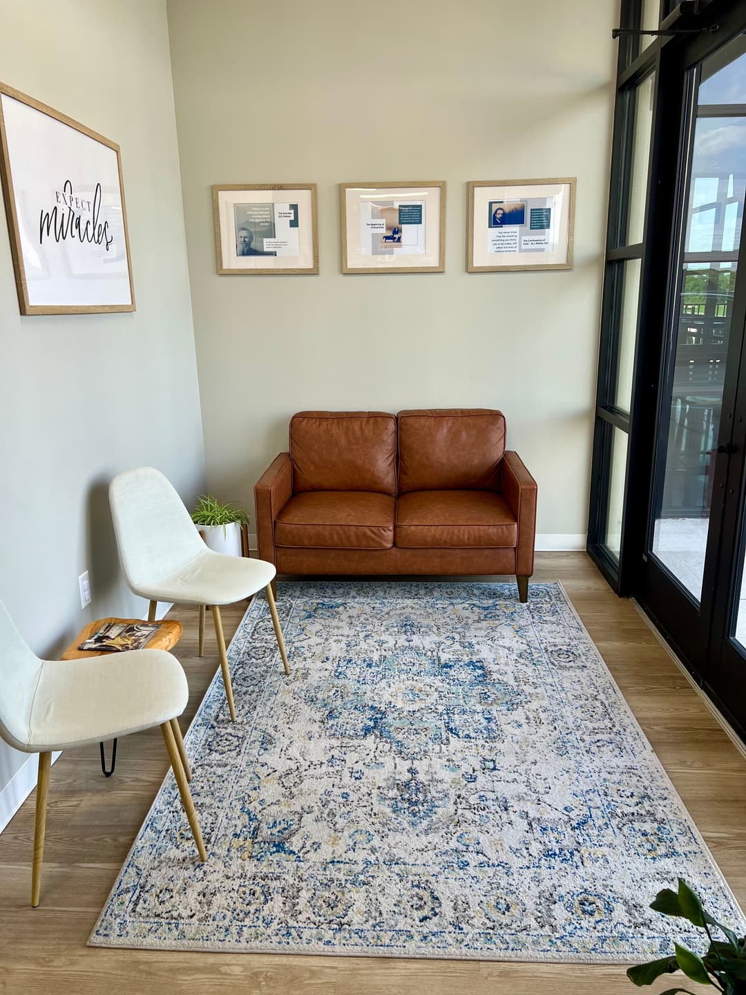 clinic-info-section-img